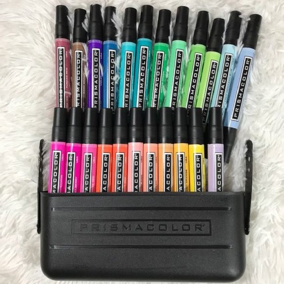 Prismacolor 23ct Double-End Markers w/Hardcase (3) 8x10 Canvas (1) 11x14 Canvas - Picture 9 of 13